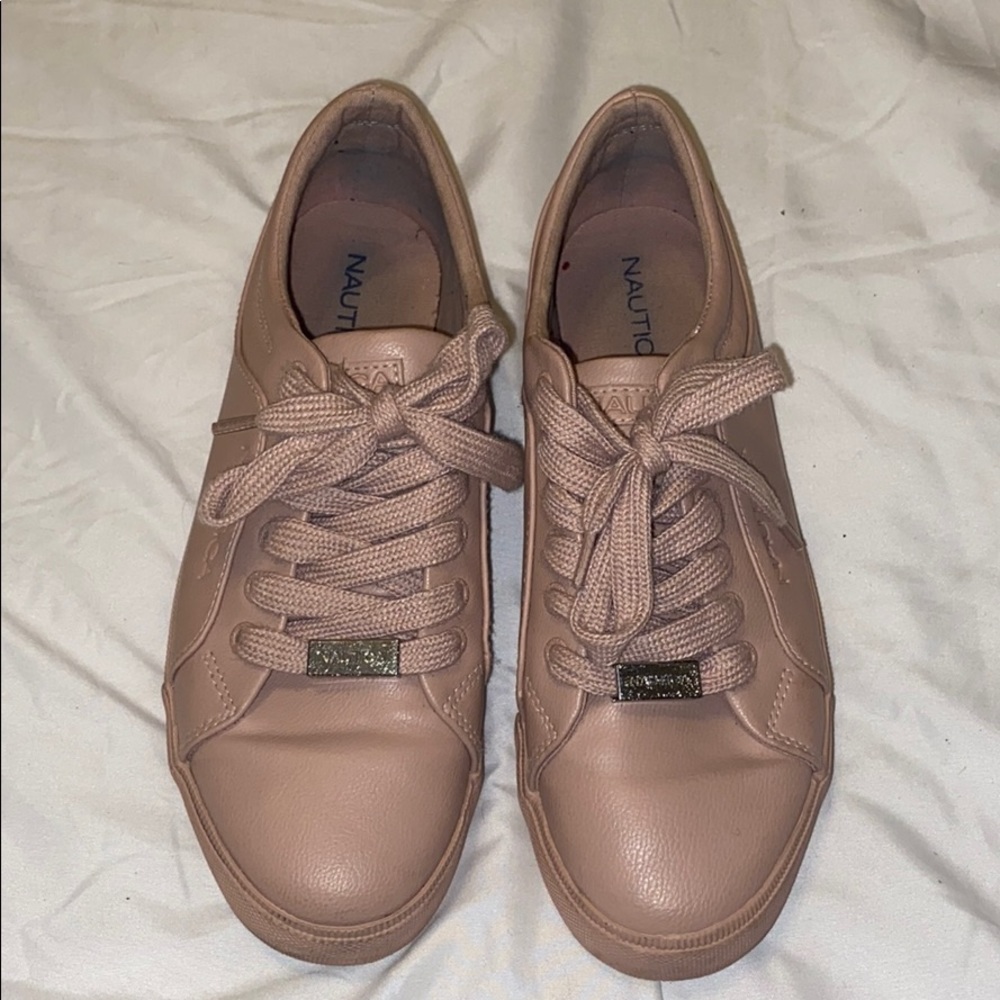 Nautica tennis shoes